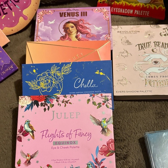 Lot of 14 name brand eye color palettes - Picture 3 of 5